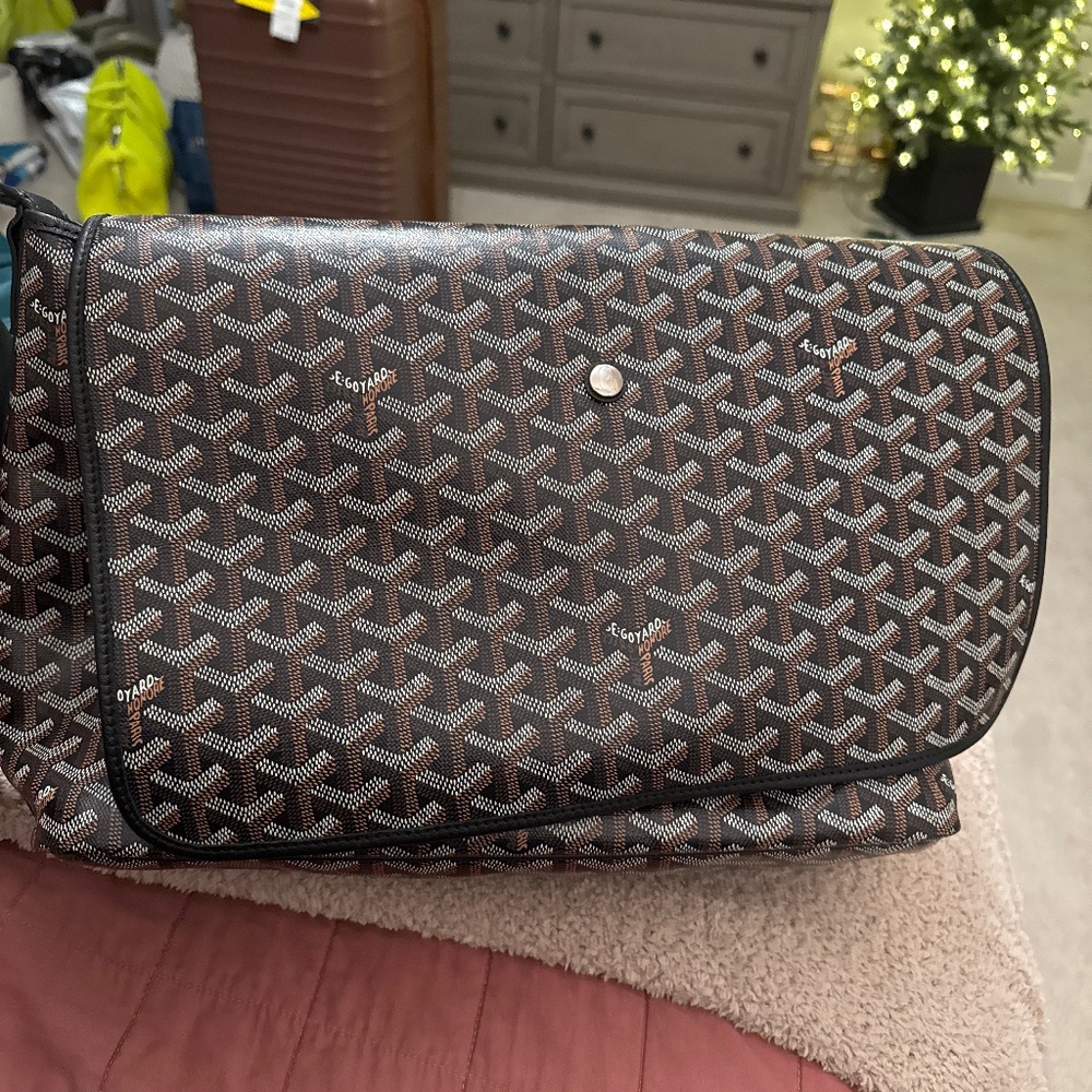 Capetien MM messenger bag